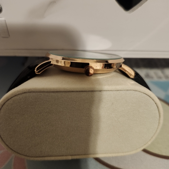 Watch - Picture 3 of 3